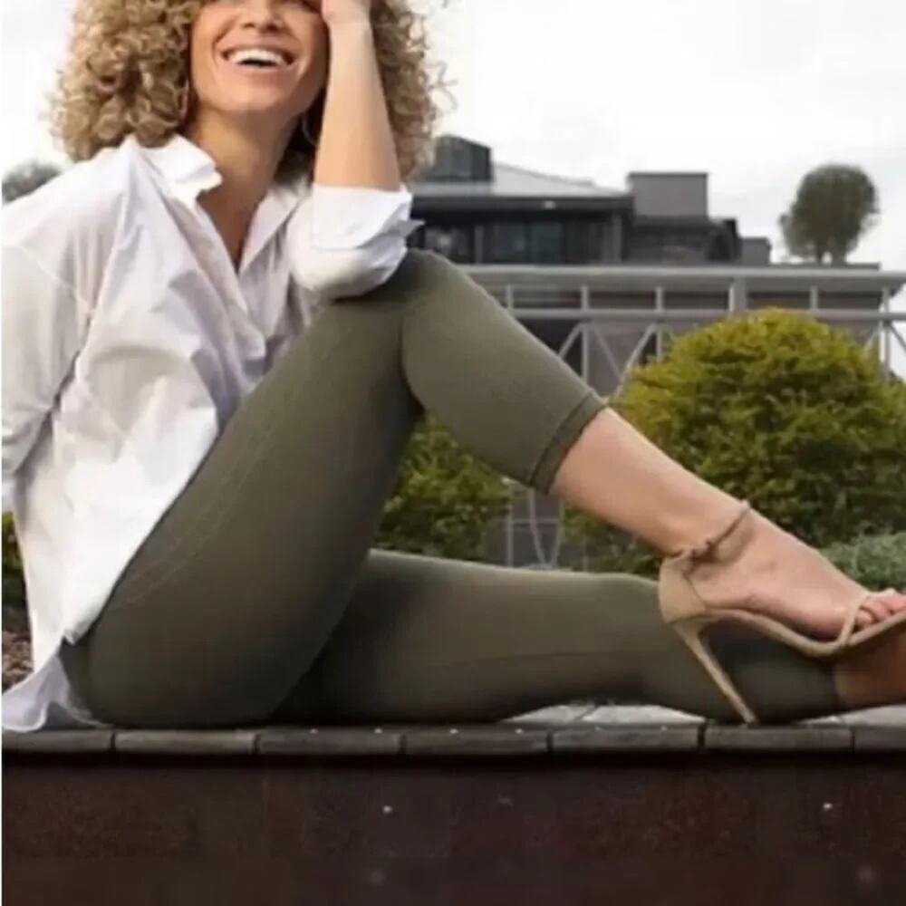 Spanx Look at Me Now Leggings Seamless Cropped In Olive Green Size Small